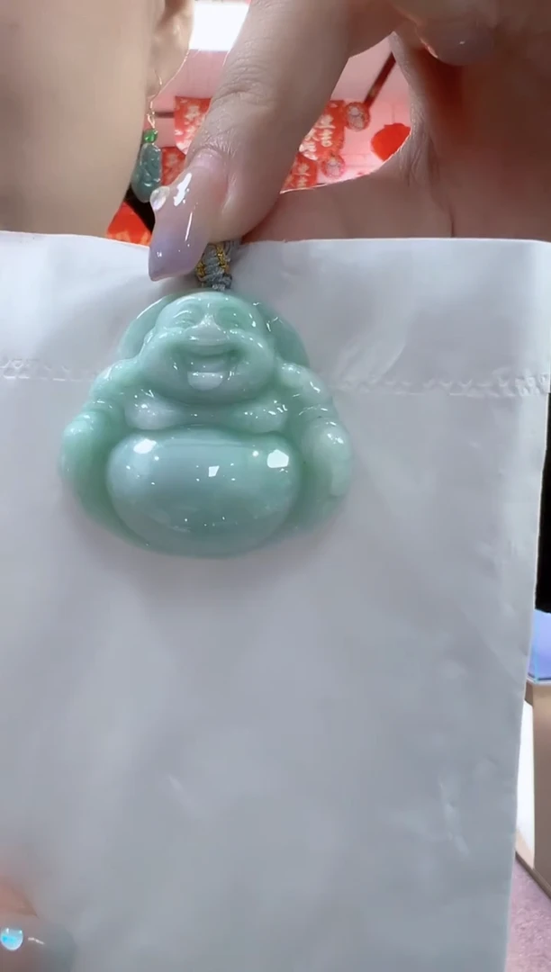 翡翠未镶嵌颈饰孤品佛公