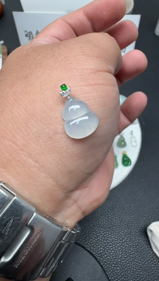 颈饰18K金镶嵌翡翠陶****号（58号）纯天然A货缅甸翡翠葫芦吊坠