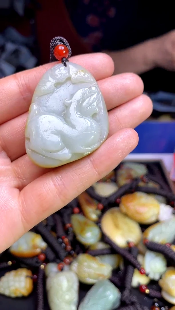 和田玉未镶嵌颈饰1