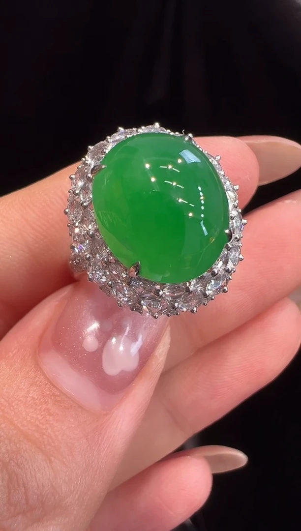 翡翠戒指18K金镶嵌戒指