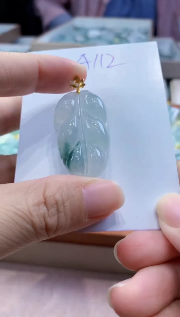 颈饰18K金镶嵌翡翠天然缅甸a货翡翠