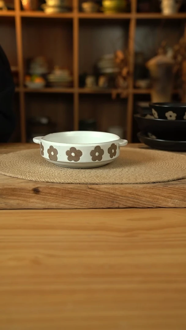 白色雕刻小花花系列的6英寸双耳小盘1个