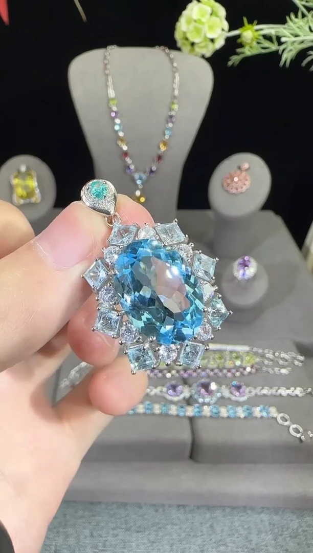 颈饰托帕石银S925镶嵌13*18mm妖姬蓝吊坠