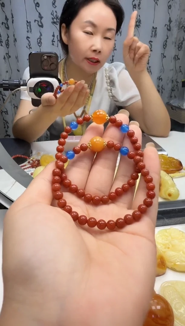 裸石琥珀未镶嵌随机一件