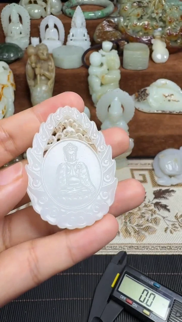 颈饰未镶嵌和田玉1