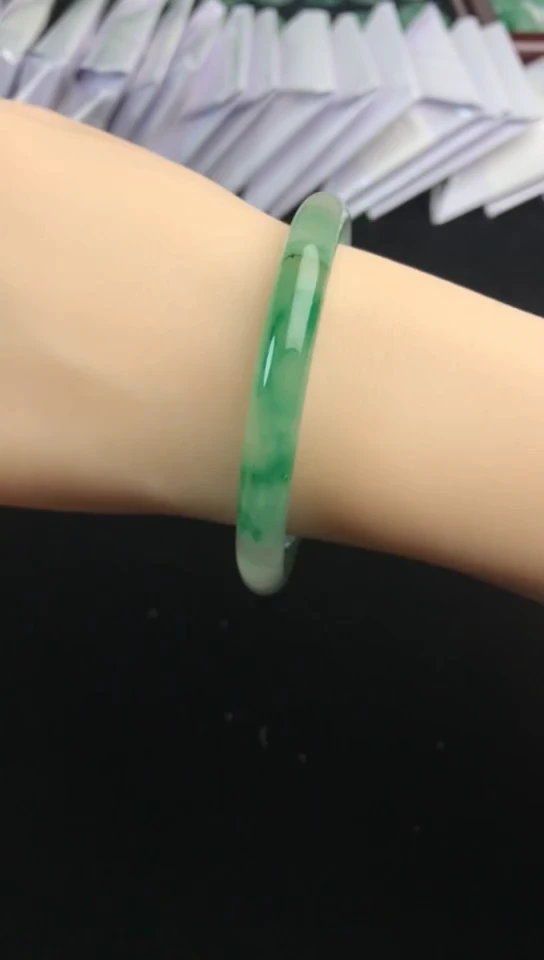 石英质玉（非洲翠）吊坠未镶嵌非洲翠