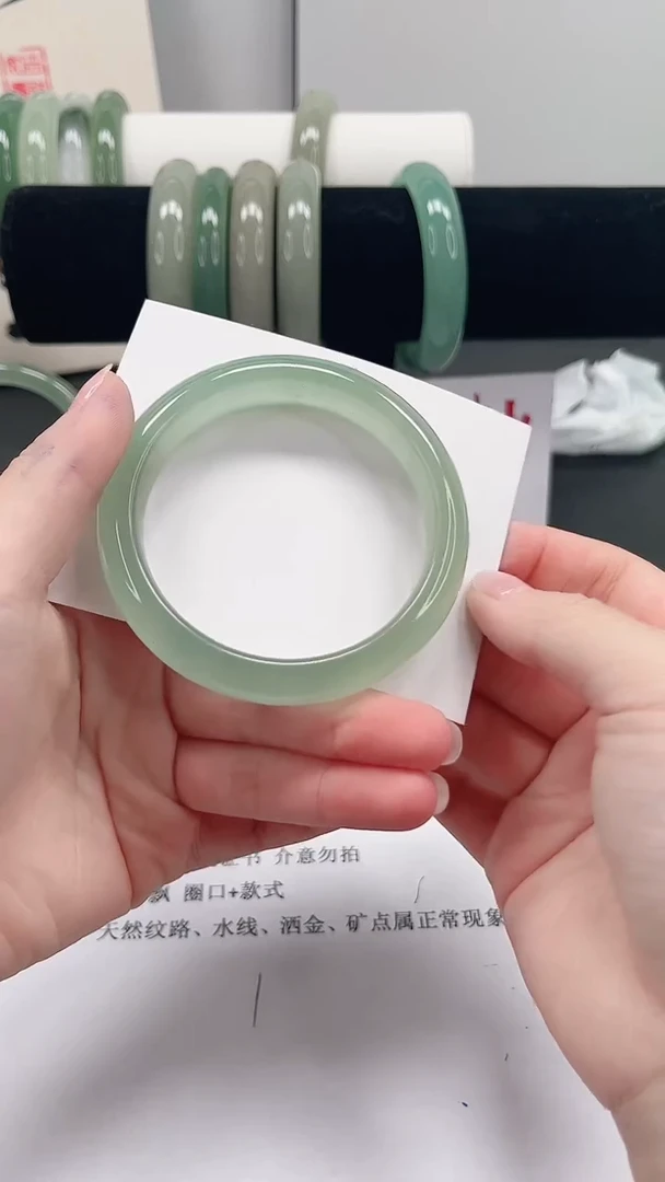 未镶嵌手镯石英质玉51-55.7