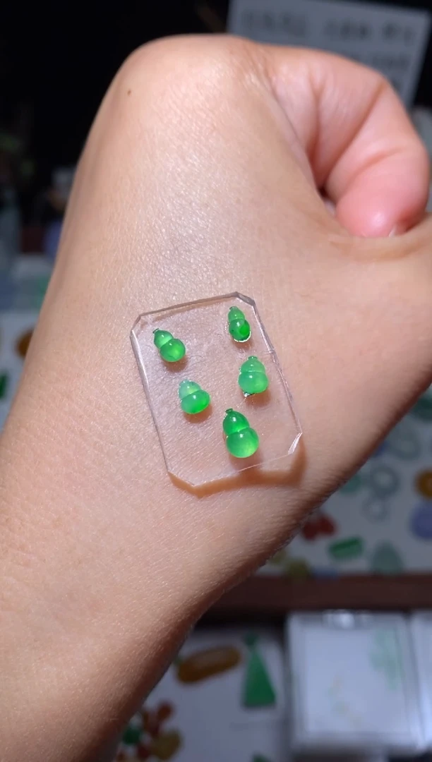 未镶嵌定制翡翠葫芦