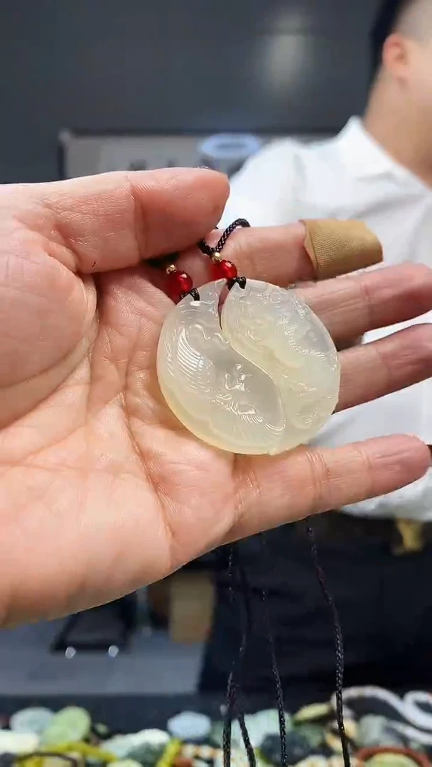 未镶嵌蛇纹石玉其他天然岫玉（多样性发其中之一）