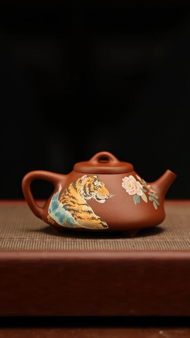 茶壶紫砂子冶石瓢 猛虎 170毫升 小红泥