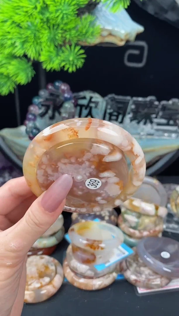 石英质玉手镯（圆镯）未镶嵌61