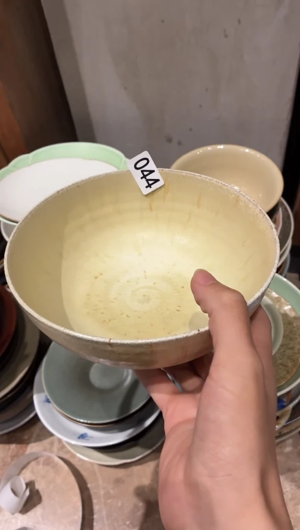 瓷片º**?44黄色粗陶面碗1个