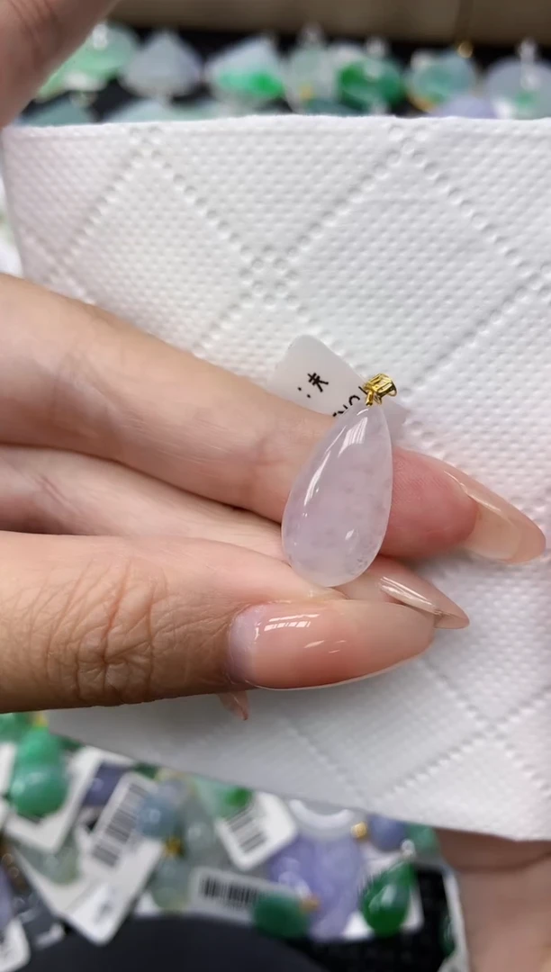 颈饰18K金镶嵌翡翠11111111111