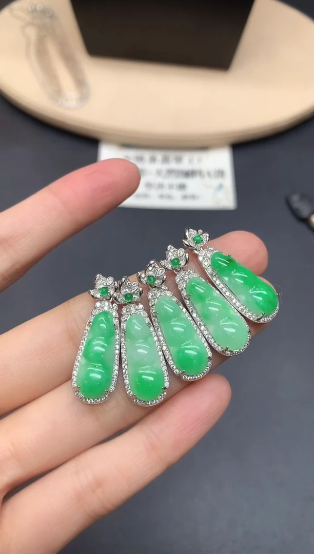 翡翠银S925镶嵌吊坠(不含链)福豆【多样性发其一】