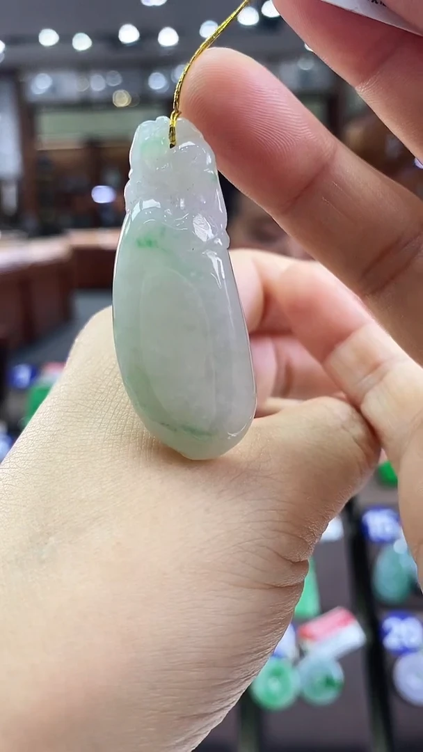 翡翠未镶嵌颈饰福瓜