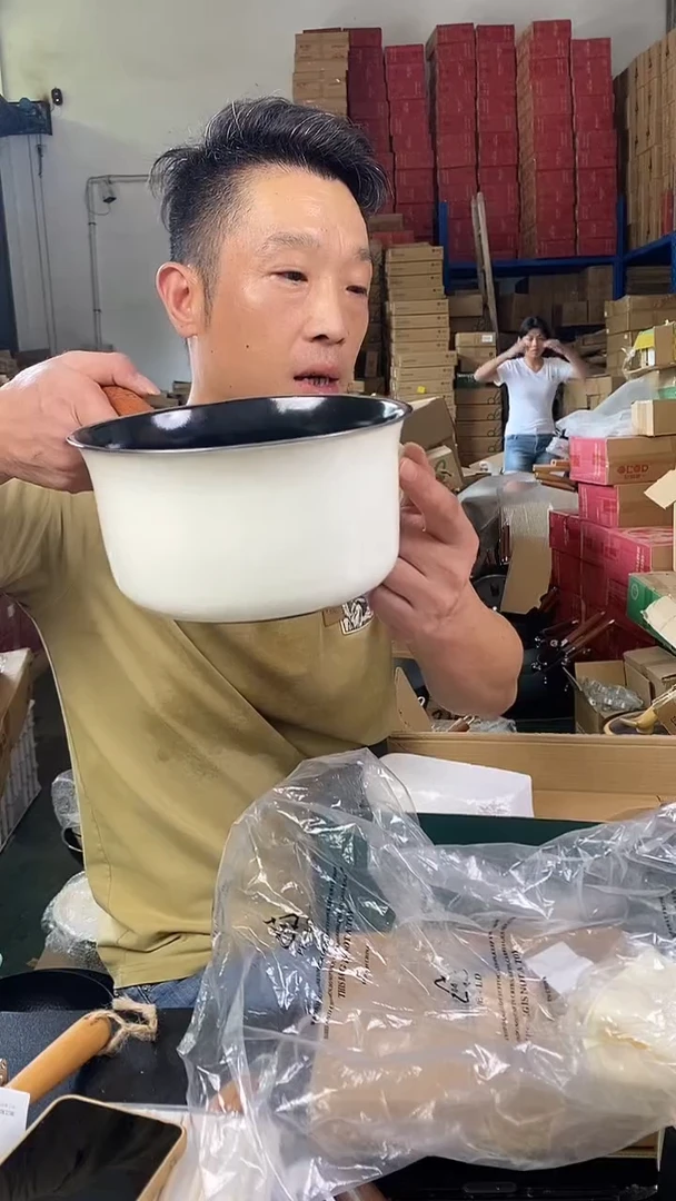 食品级塑料1德马克珐琅奶锅18有盖