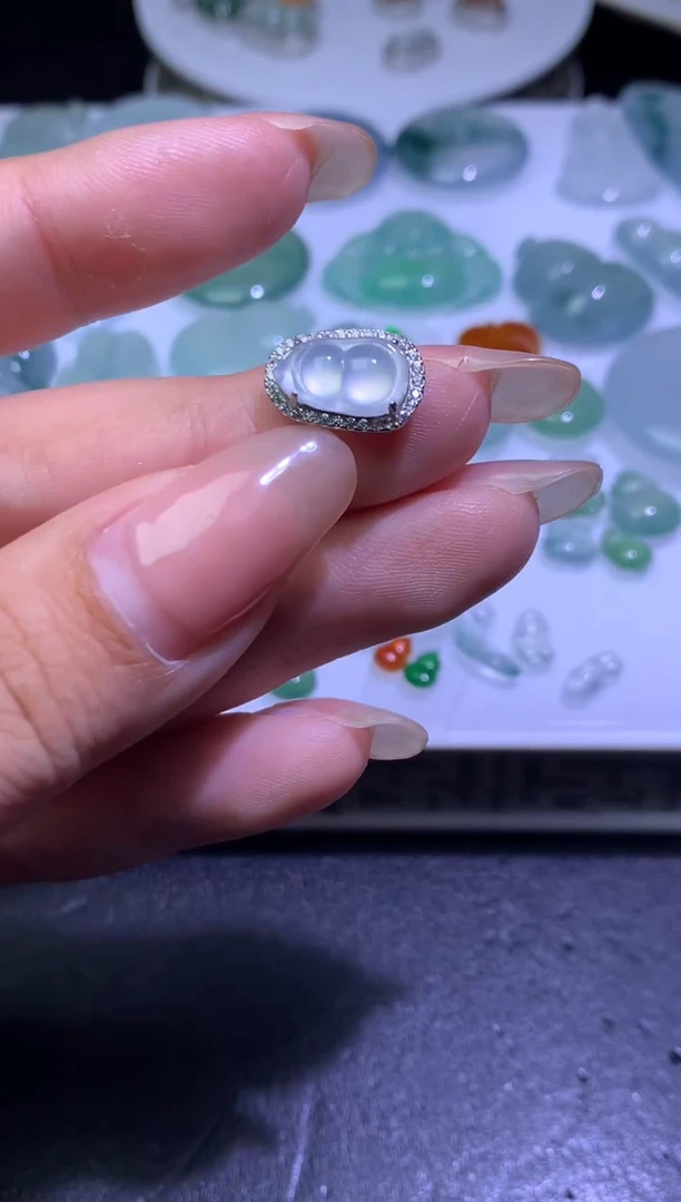 颈饰未镶嵌翡翠净货