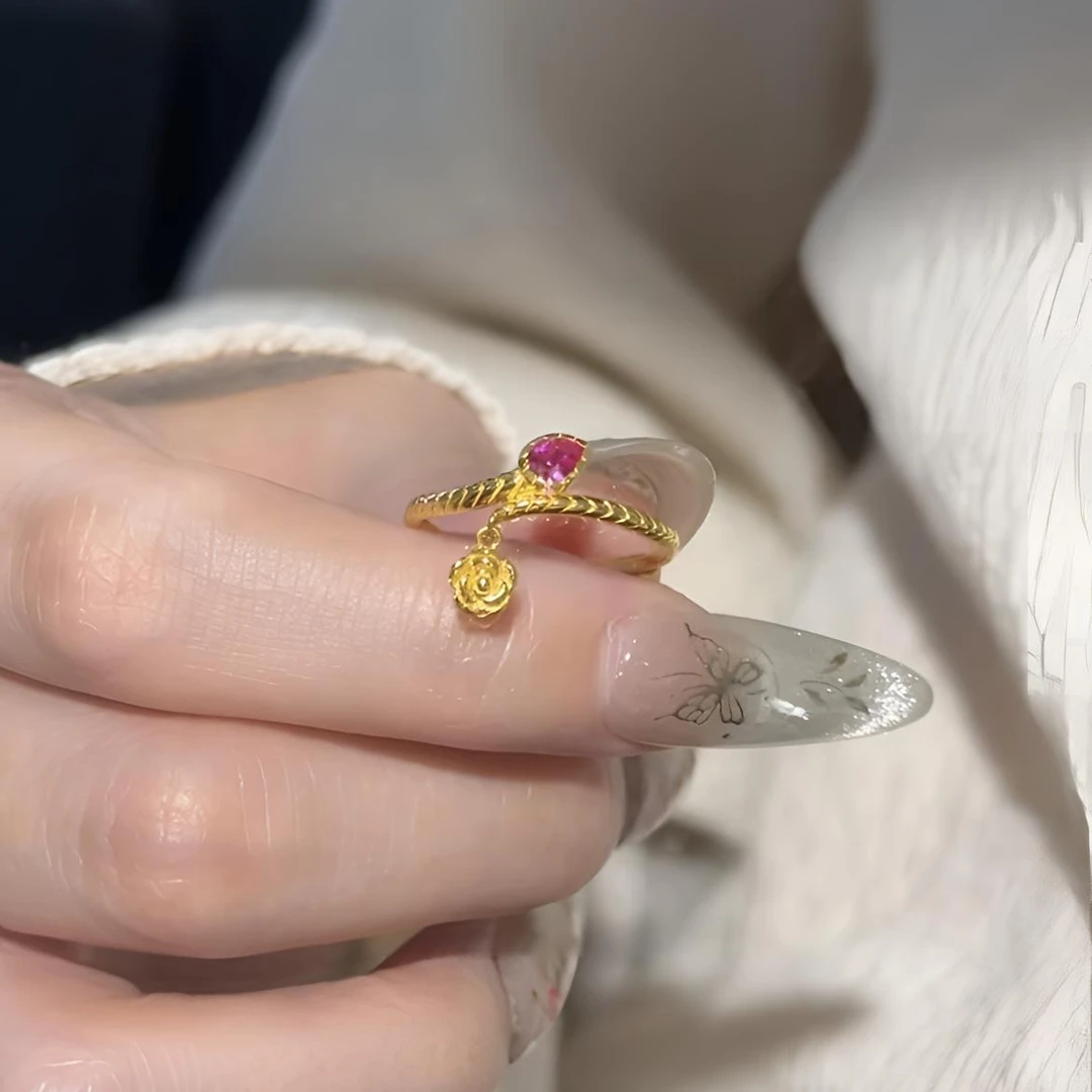 钛钢合成锆石戒指 JIN BAI ZHENG 设计师款灵蛇桃花尾戒指时尚ins