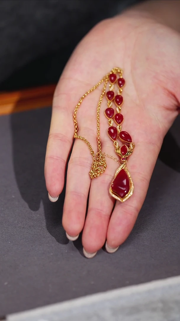 项链18K金镶嵌南红玛瑙原矿X-1