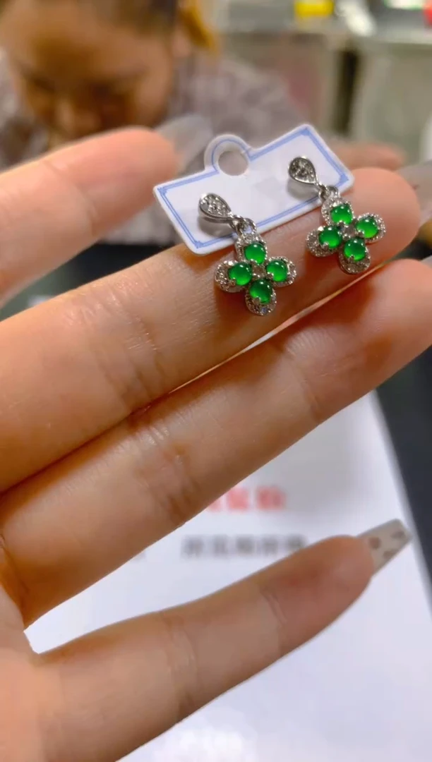 未镶嵌翡翠耳饰多样性发一