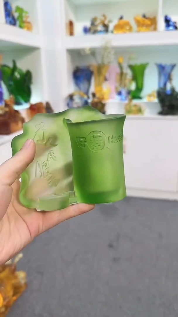 手工艺品琉璃笔筒