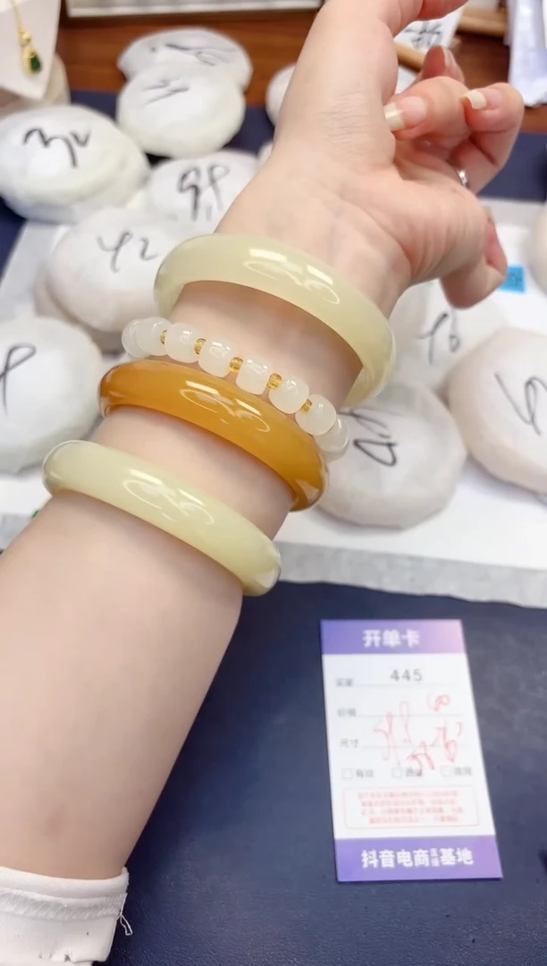 石英质玉手镯未镶嵌445-晴水-圈口59.9