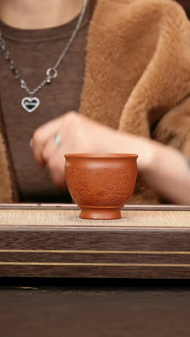 茶壶紫砂深砂红泥 金钱杯 刻绘