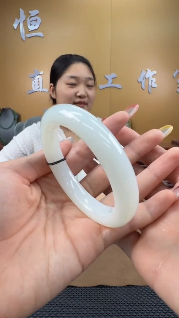 颈饰未镶嵌和田玉手镯56