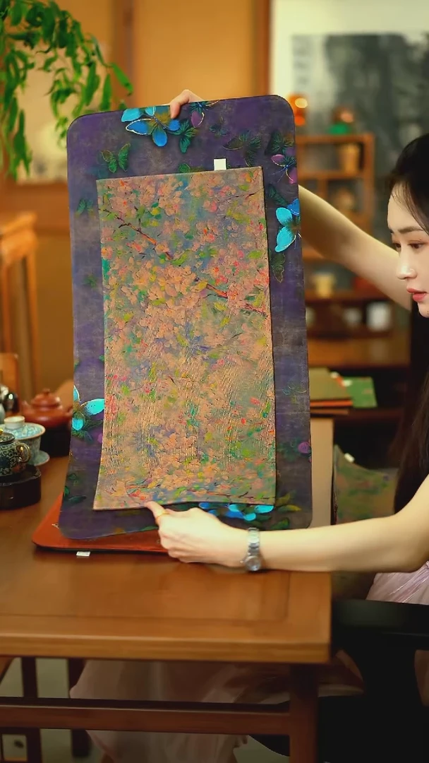 大蝴蝶加小花园玫瑰