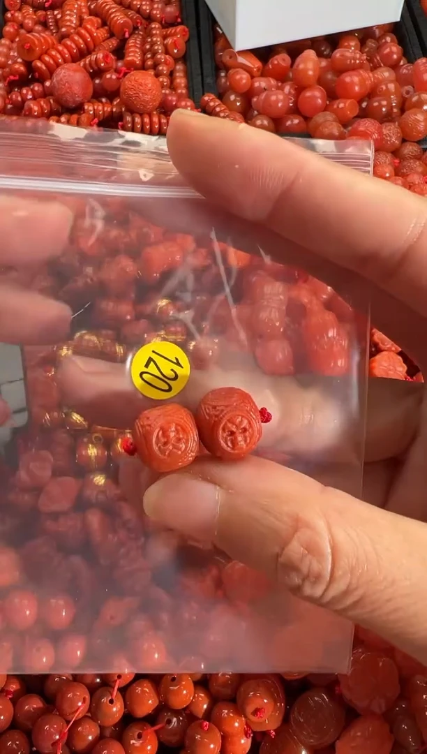 【闪购商品】南红玛瑙颈饰未镶嵌1