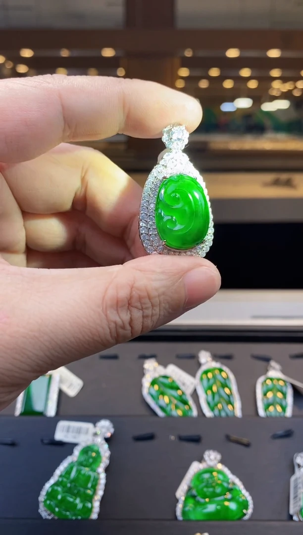 翡翠未镶嵌吊坠(不含链)101天然翡翠拍一发一多样性发货