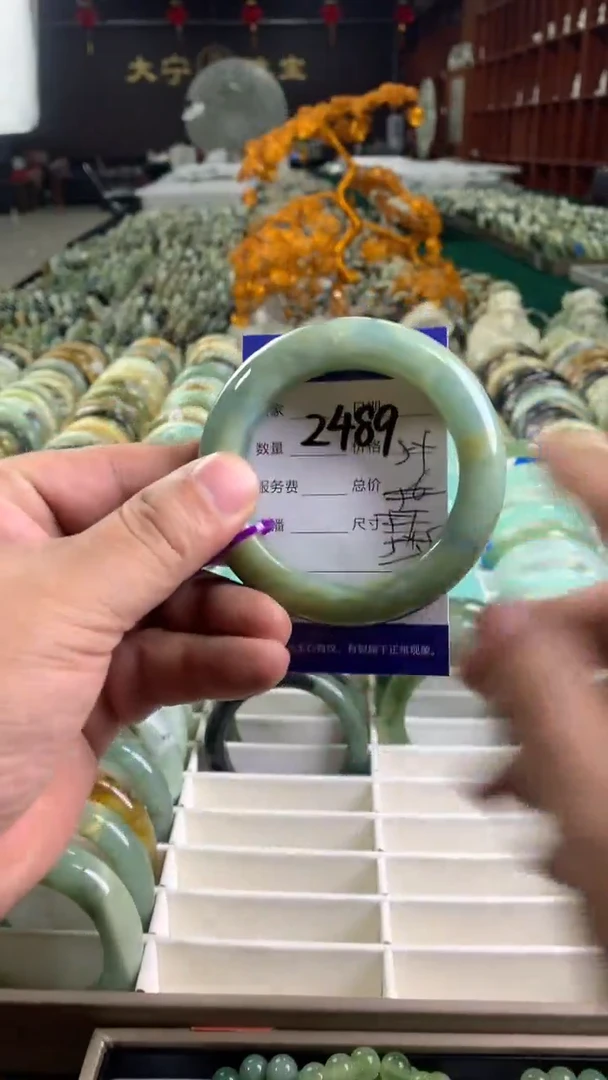 未镶嵌蛇纹石玉手镯 2489