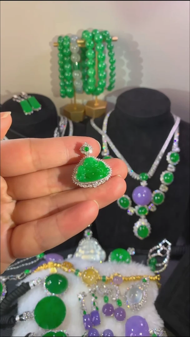 吊坠(不含链)18K金镶嵌翡翠吊坠