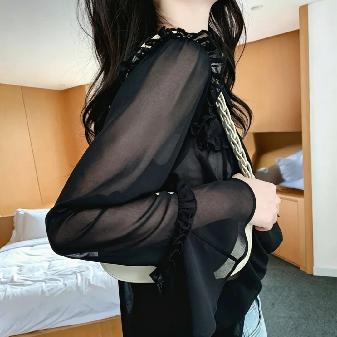 Garbociaga龍喜儿 流浪沙丘 设计感小众蕾丝网纱荷叶袖衬衫 6352