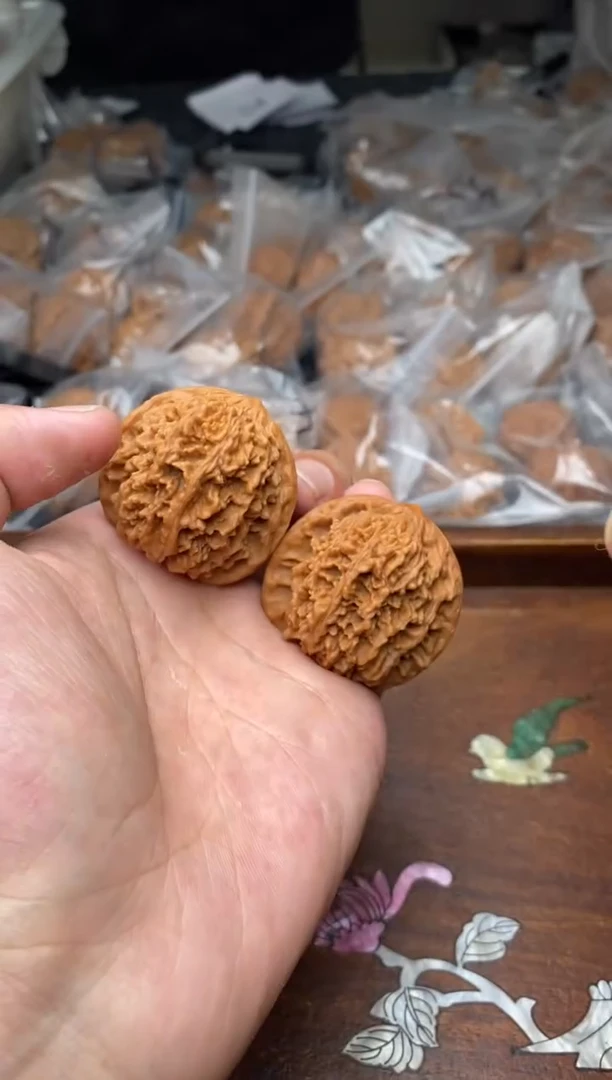 【闪购商品】文玩核桃把件A78号39尺满天星