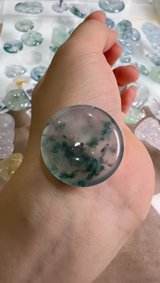 【闪购商品】翡翠吊坠(不含链)未镶嵌··