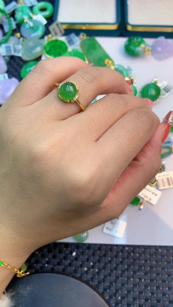 颈饰未镶嵌翡翠1