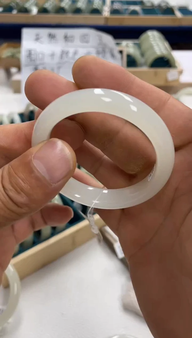 未镶嵌手镯和田玉普**众和田玉手镯2100001