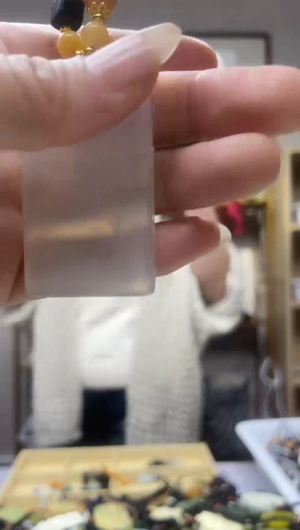 未镶嵌岫玉吊坠·