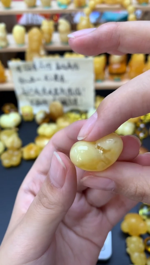 琥珀未镶嵌珠宝奇石070琥珀蜜蜡微瑕