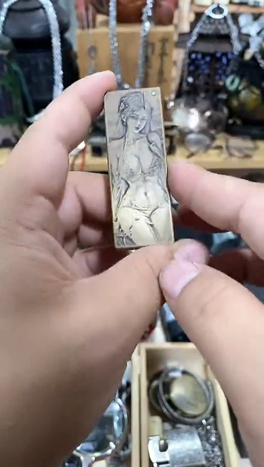 瓷片闪购商品  如图所示