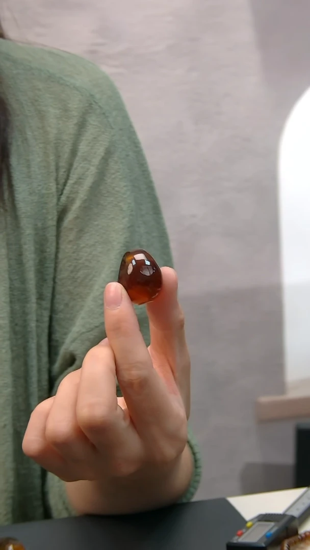 琥珀颈饰未镶嵌秤砣吊坠56