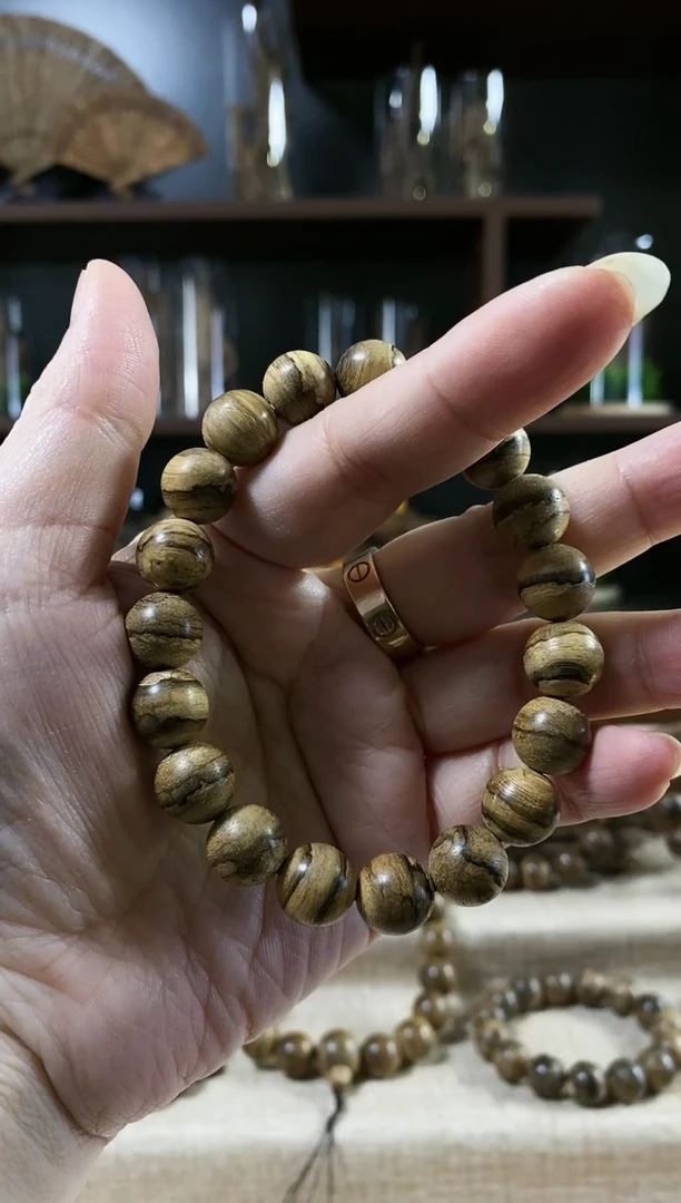 沉香手串正区达拉干虎斑老料11+MM单圈