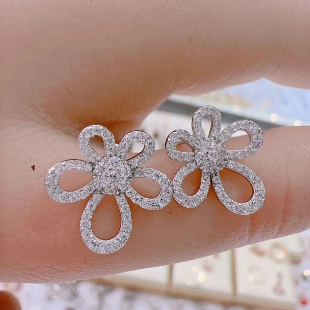 925银合成锆石银制品 S925银时尚耳饰