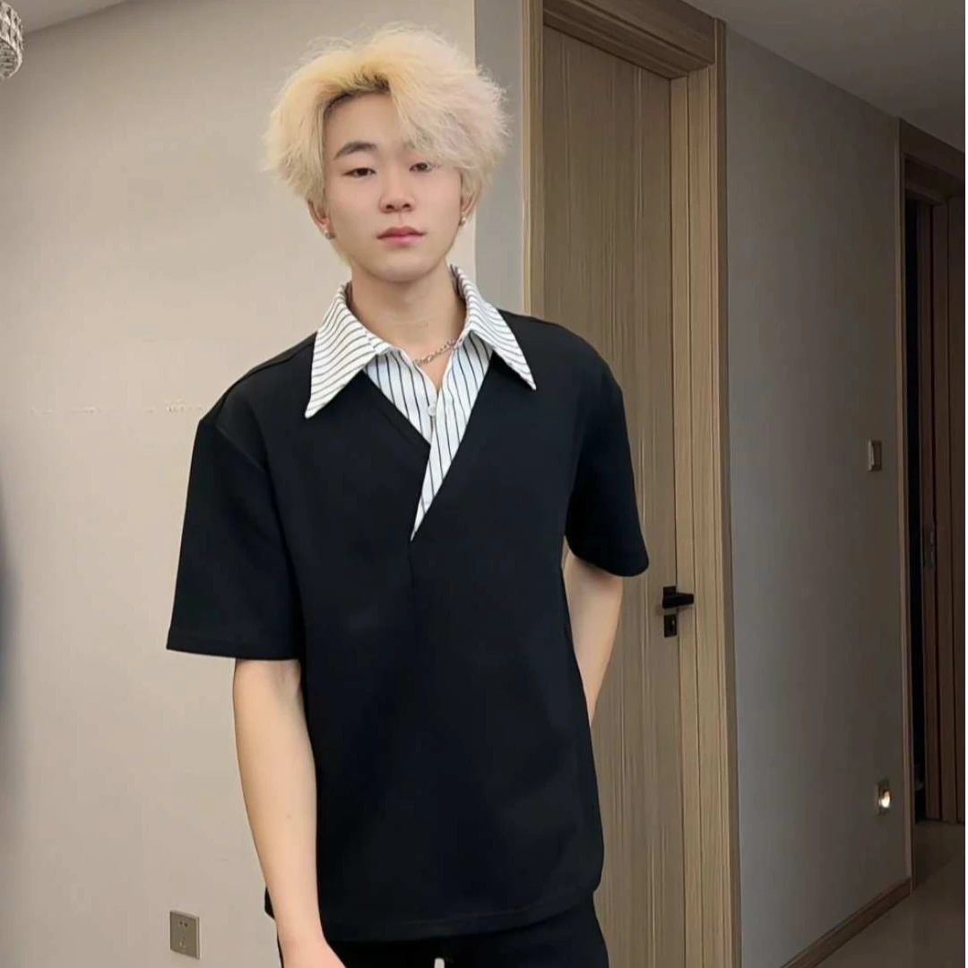 这一秒的心动假两件V领撞色拼接条纹衬衫领T恤设计感潮男宽松短