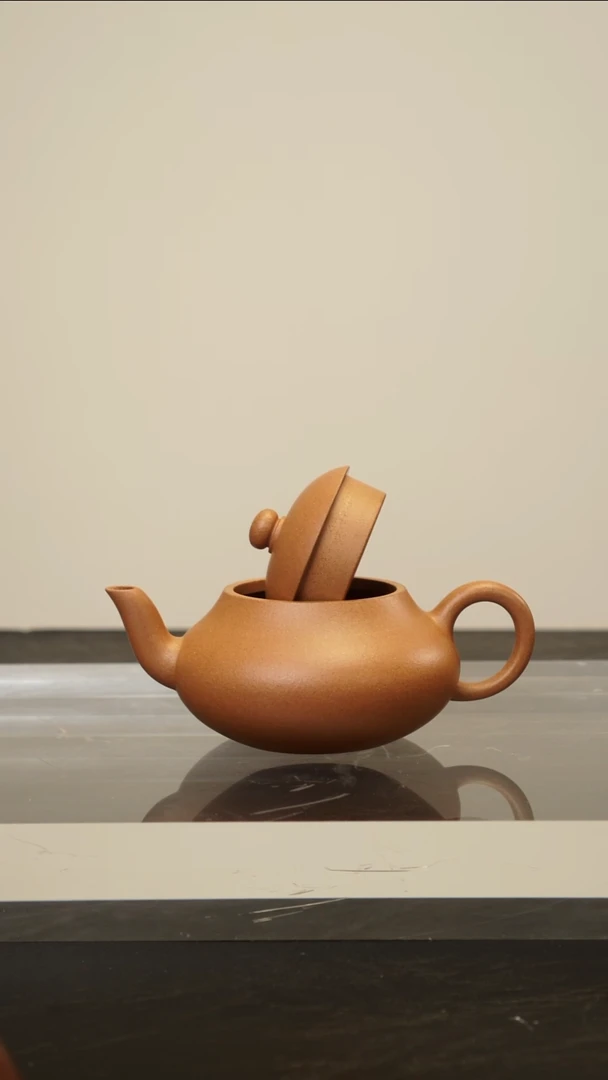 茶壶紫砂壶底裂的彩霞梨