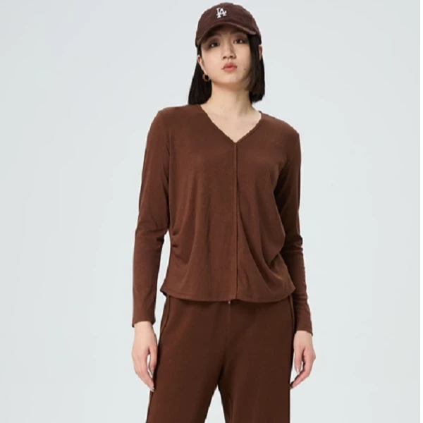 水淼/2025秋季新款时尚V领打底衫  31371