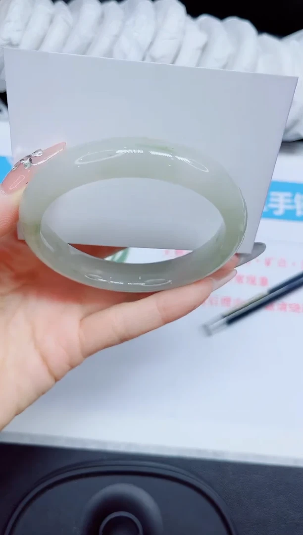 石英质玉手镯未镶嵌290