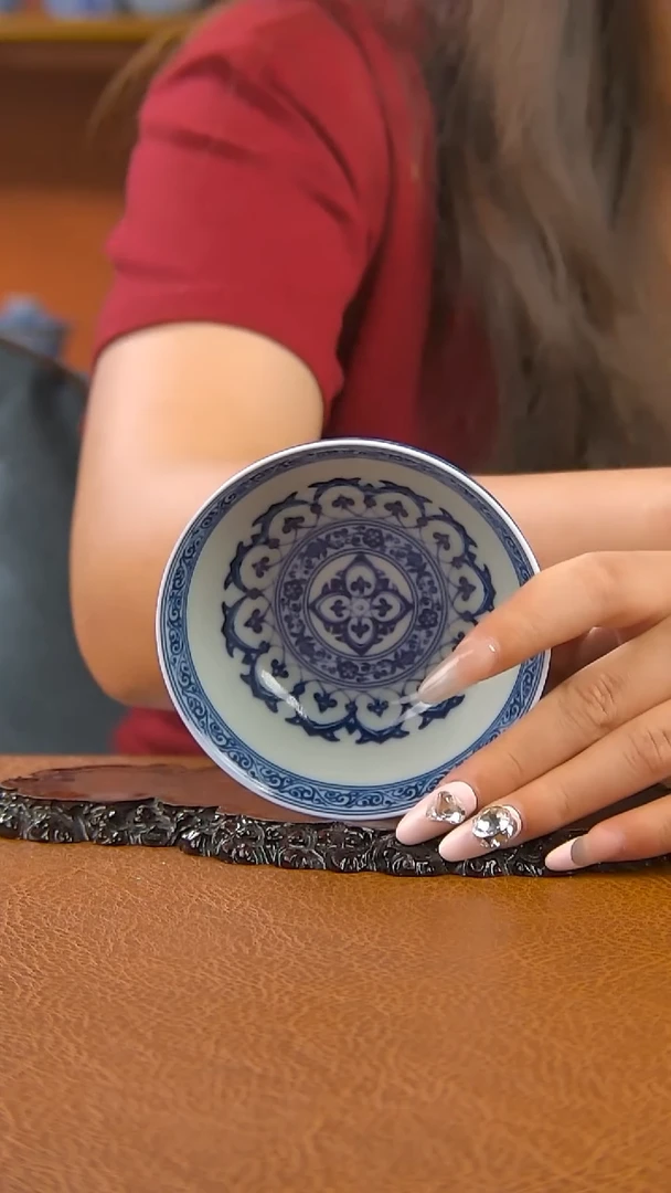 景德镇手工青花宝相主人杯