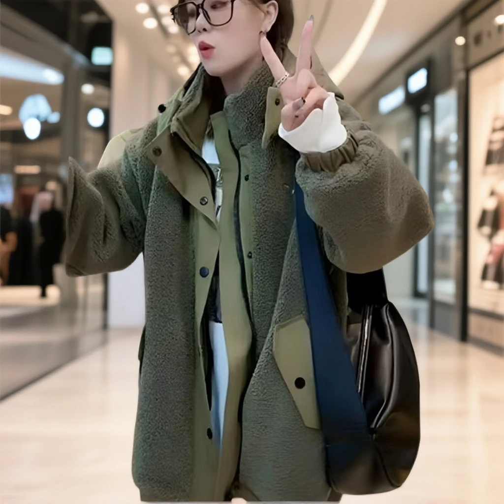 秋冬新款宽松洋气保暖外穿时尚独特设计连帽毛毛绒休闲外套女